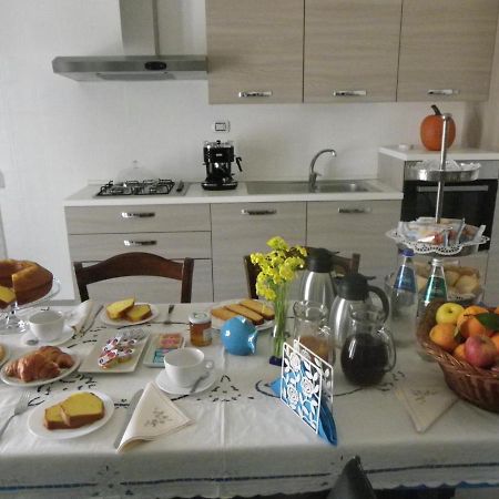 B&B And Home Restaurant La Casa Del Pescatore SantʼAnna Arresi Buitenkant foto
